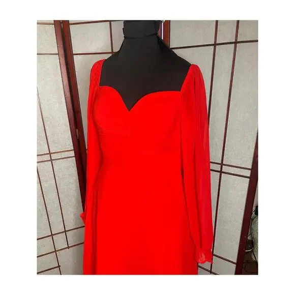 UGC Stunning Crimson Red Floor-Length Evening Gown - Sweetheart Neckline - Picture 10 of 10